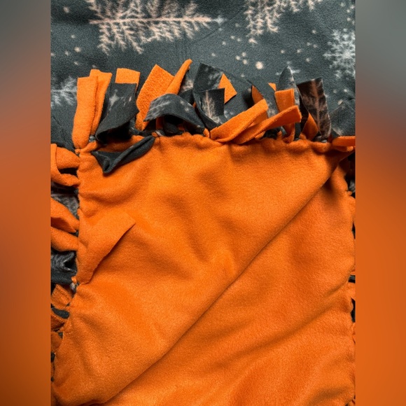 Snowy Trees - Fleece Tie Blanket